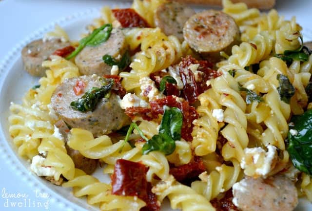 close up image of sundried tomato pasta