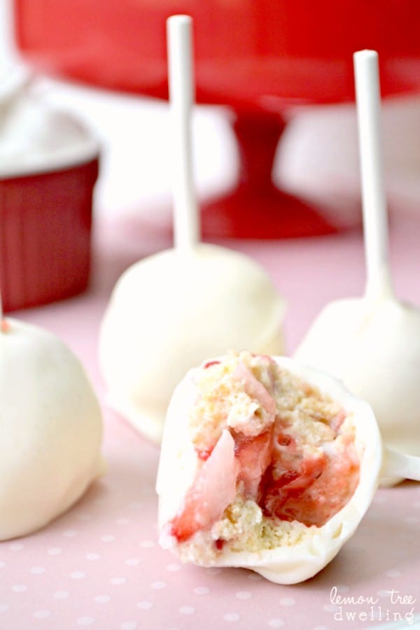 Strawberry Shortcake Pops! All the flavors of your favorite summer dessert in cake pop form!