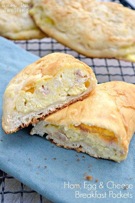 https://lemontreedwelling.com/wp-content/uploads/2013/10/Ham-Egg-Cheese-Breakfast-Pockets-1b.jpg