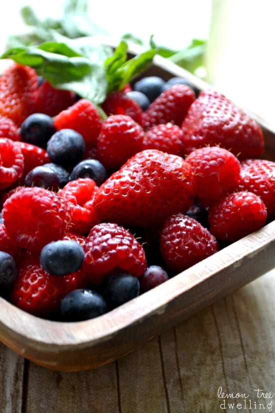 Lemon Basil Berry Salad