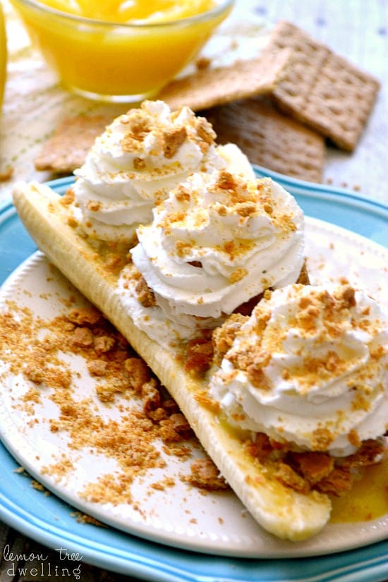 Skinny Banana Cream Pie Boats - just 4 {guilt-free} ingredients!
