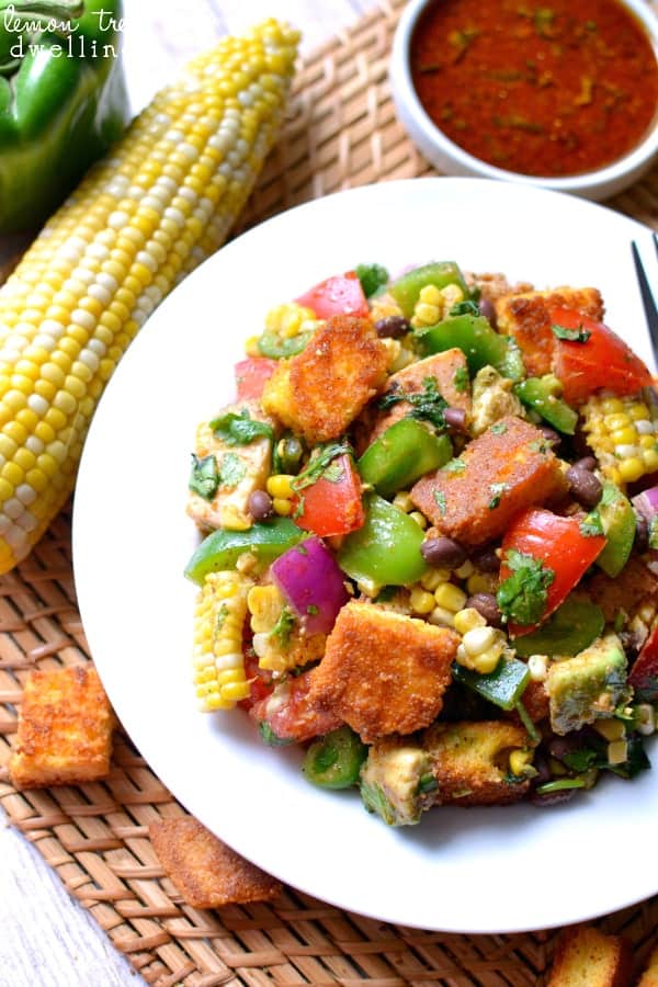 Southwest Bread Salad - loaded with fresh summer produce, grilled chicken, cornbread croutons, and a homemade southwest vinaigrette. #mypicknsave #shop #cbias