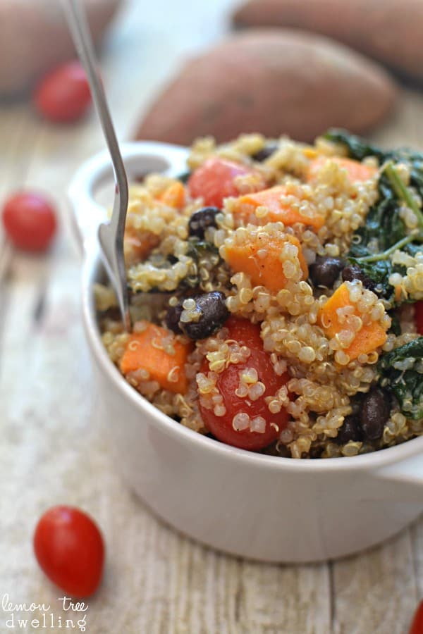 Sweet Potato Kale Quinoa with Southwest Vinaigrette - a delicious side dish or meatless main dish!