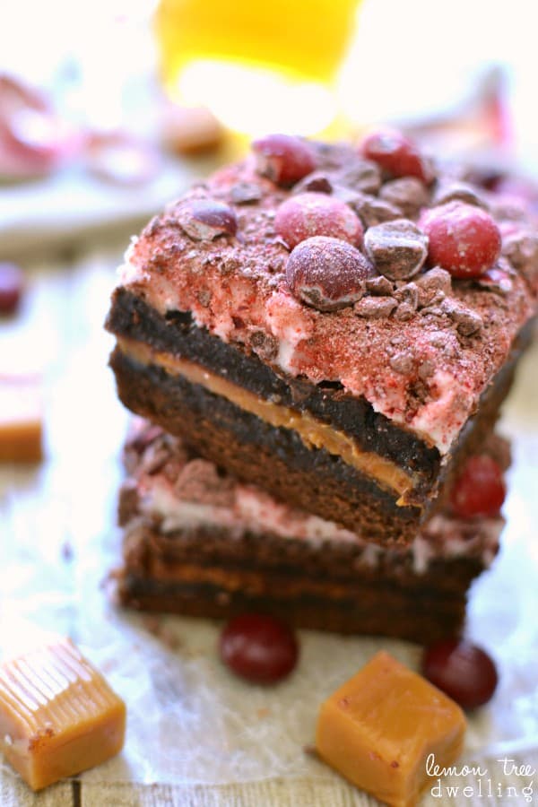 Candy Apple Brownies layered with creamy caramel and topped with apple buttercream and crushed Candy Apple M&M's #FlavorofFall #CollectiveBias #shop