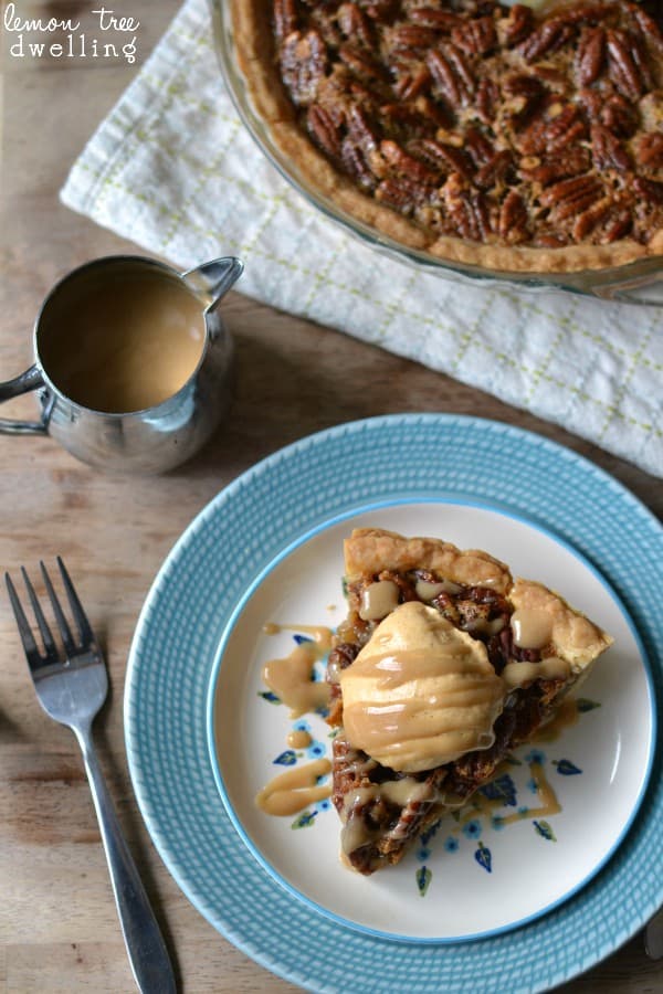 Salted Caramel Pumpkin Pecan Pie. All the best flavors of Thanksgiving, in one delicious pie!