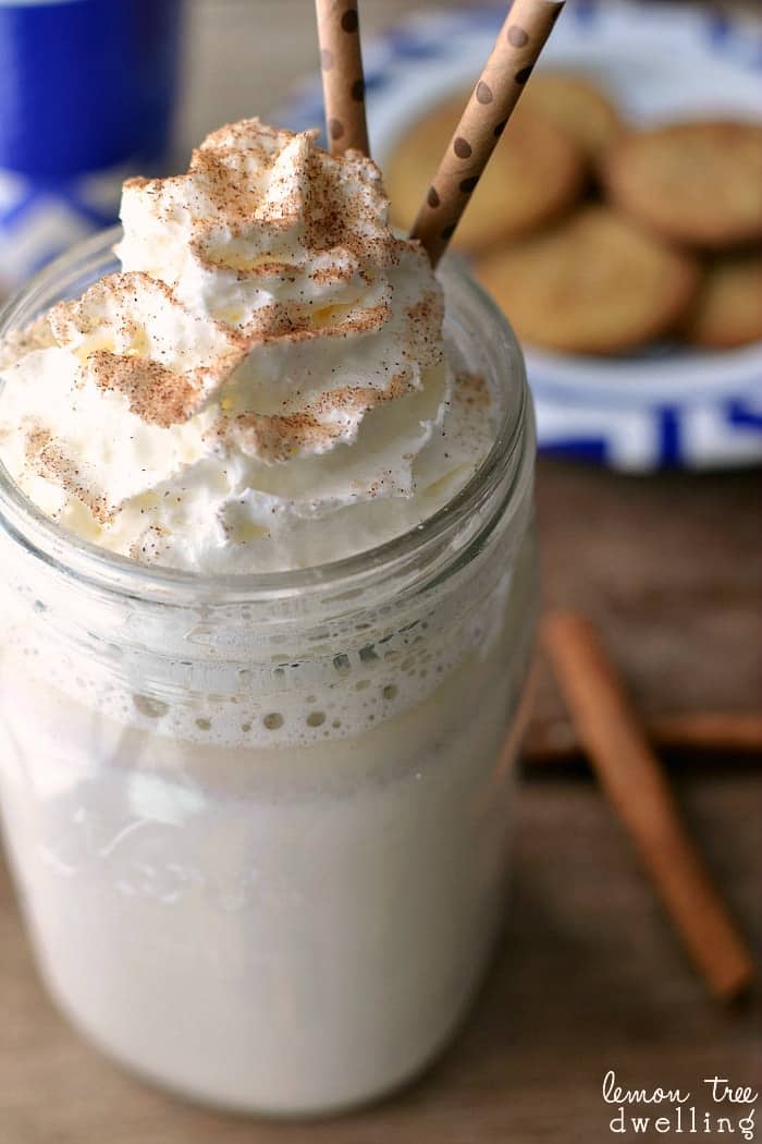 Snickerdoodle Hot Cocoa - made with white chocolate, cinnamon, nutmeg, and vanilla. Tastes just like a snickerdoodle cookie!