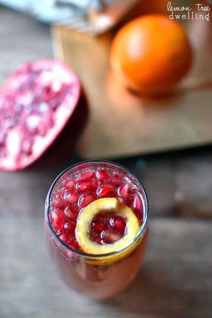  Pomegranate Orange Fizz Cocktail combines the classic flavors of pomegranate and orange with the celebratory feel of champagne. This festive drink is sure to be a crowd favorite.
