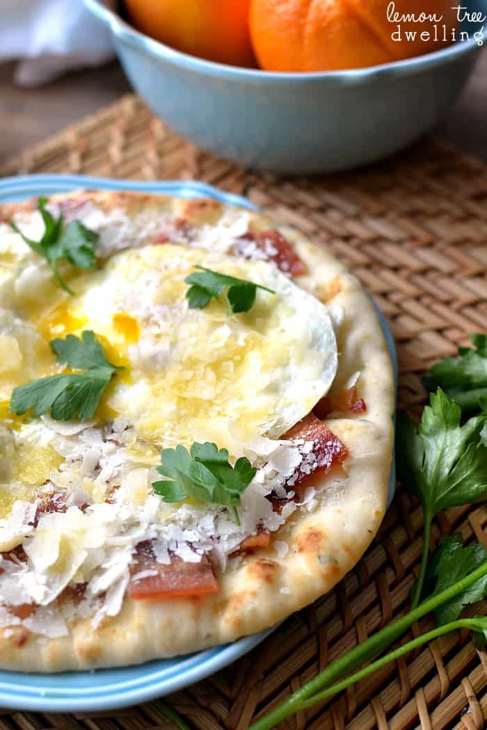 Breakfast Pizza Carbonara - just 10 minutes to a delicious meal. This would also make a great lunch or dinner!