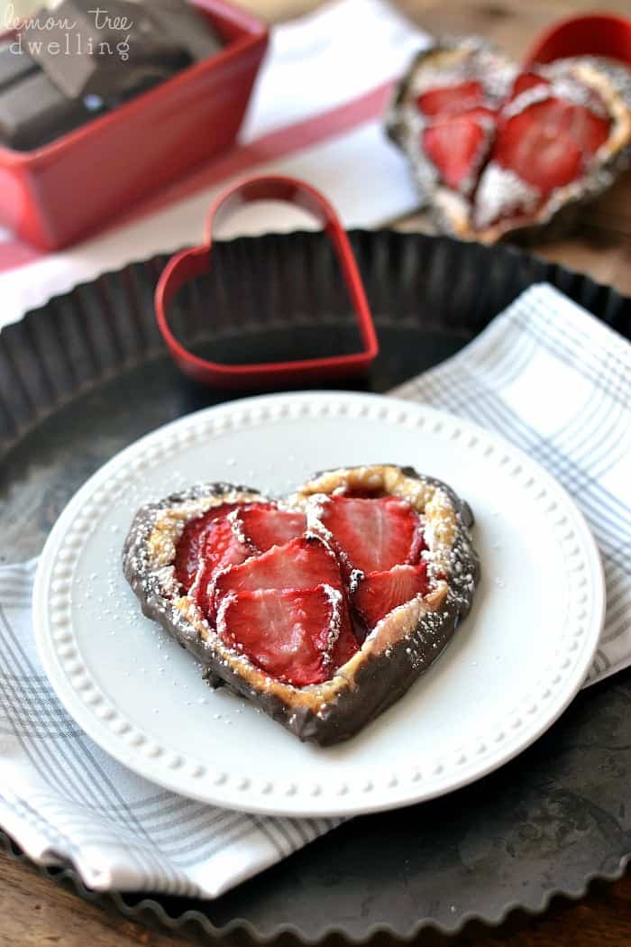 Strawberry Chocolate Galette 🍓🍫 Strawberries and chocolate are alrea