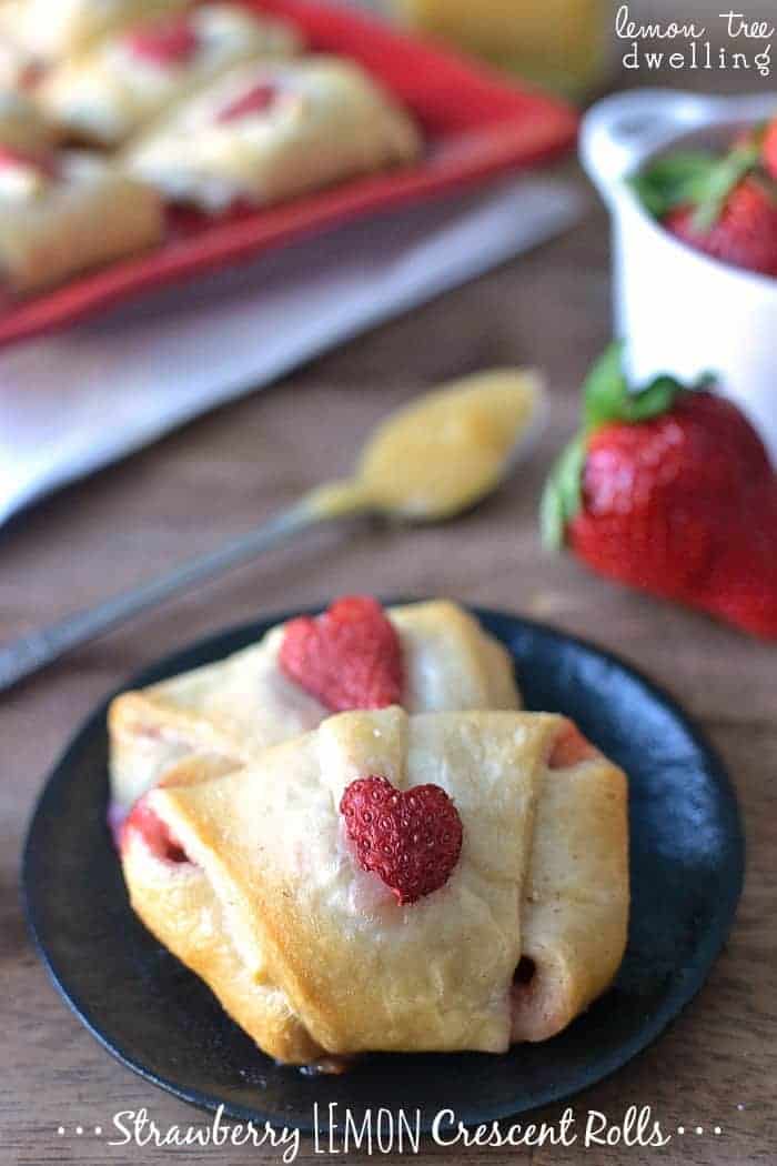 Strawberry Lemon Crescent Rolls - just 3 ingredients! These are so sweet!!
