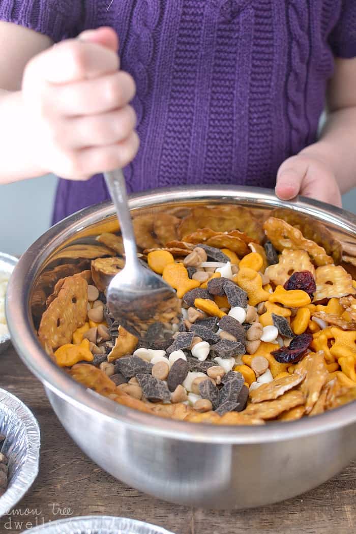 Creating moments with Goldfish Crackers - and a delicious idea for a snack mix! #GoldfishTales #sponsored