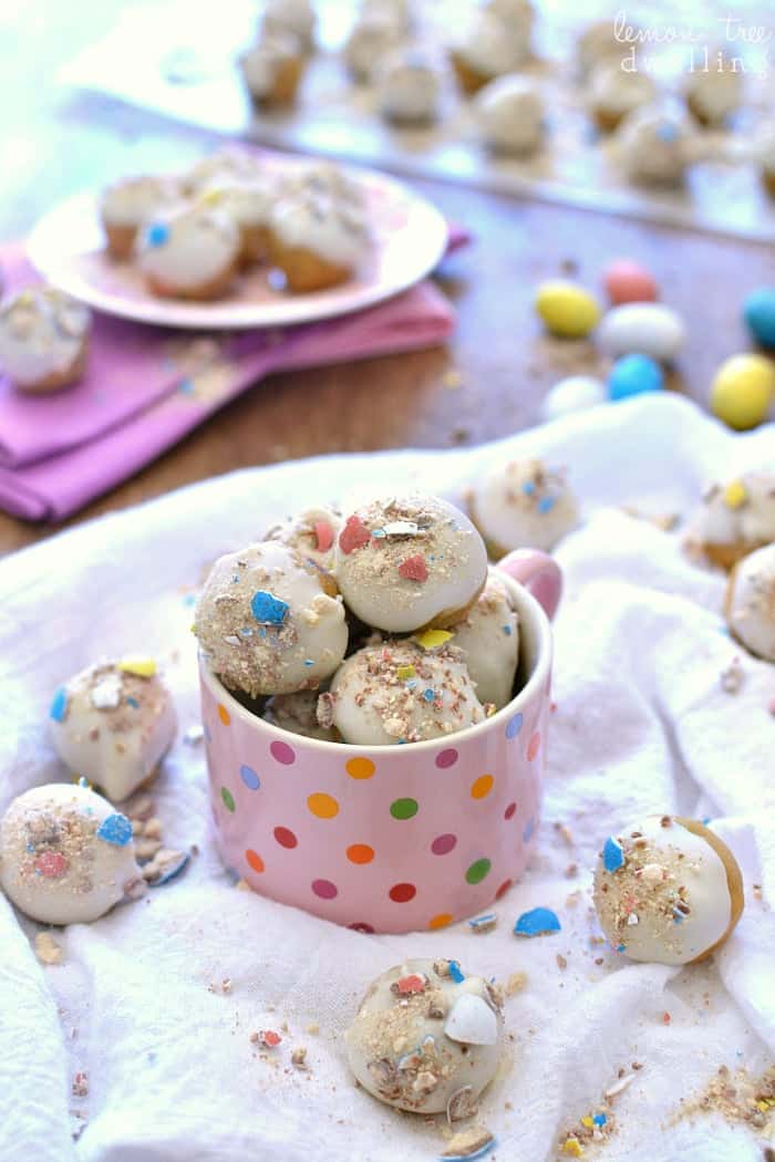 Easter Cookie Dough Buckeyes - made with peanut butter cookie dough and malted milk balls. Genius!