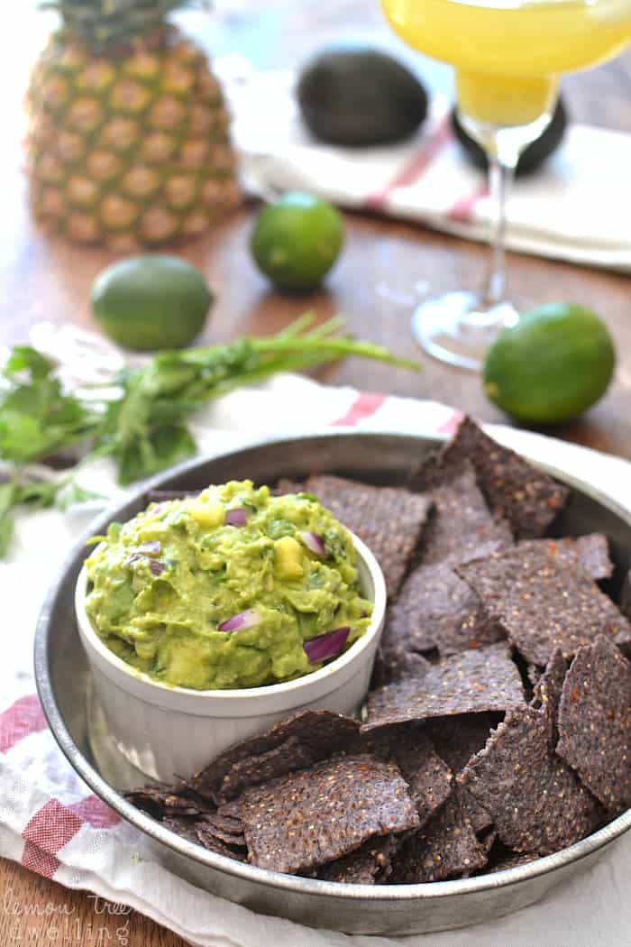 The BEST Pineapple Guacamole! This looks so good for summer!
