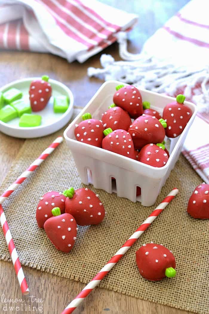 Strawberry Shortcake Oreo Truffles - these are SO adorable!!