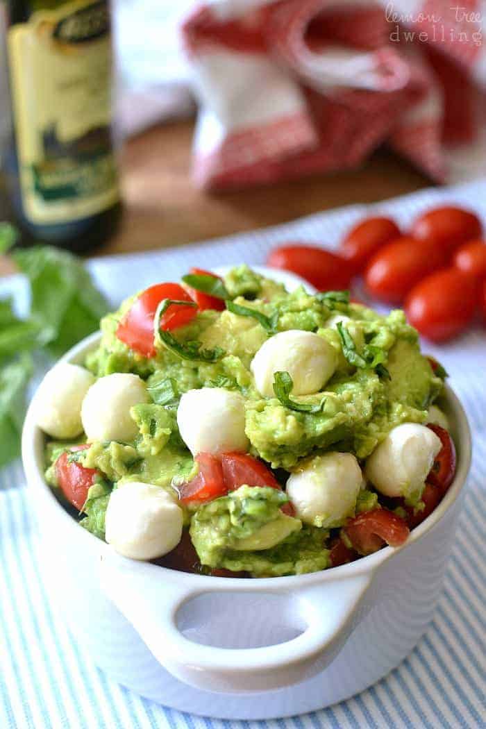 Caprese Guacamole - I'm in love with this flavor combo!