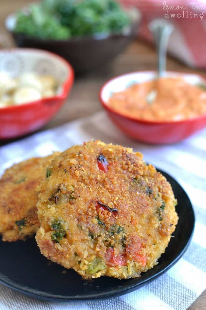 Easy Chicken "Crab" Cakes! These delicious cakes are loaded with veggies, cheese, and bacon and sure to be a hit with the whole family! @sargentocheese #choppedathome #realcheesepeople #contest #ad