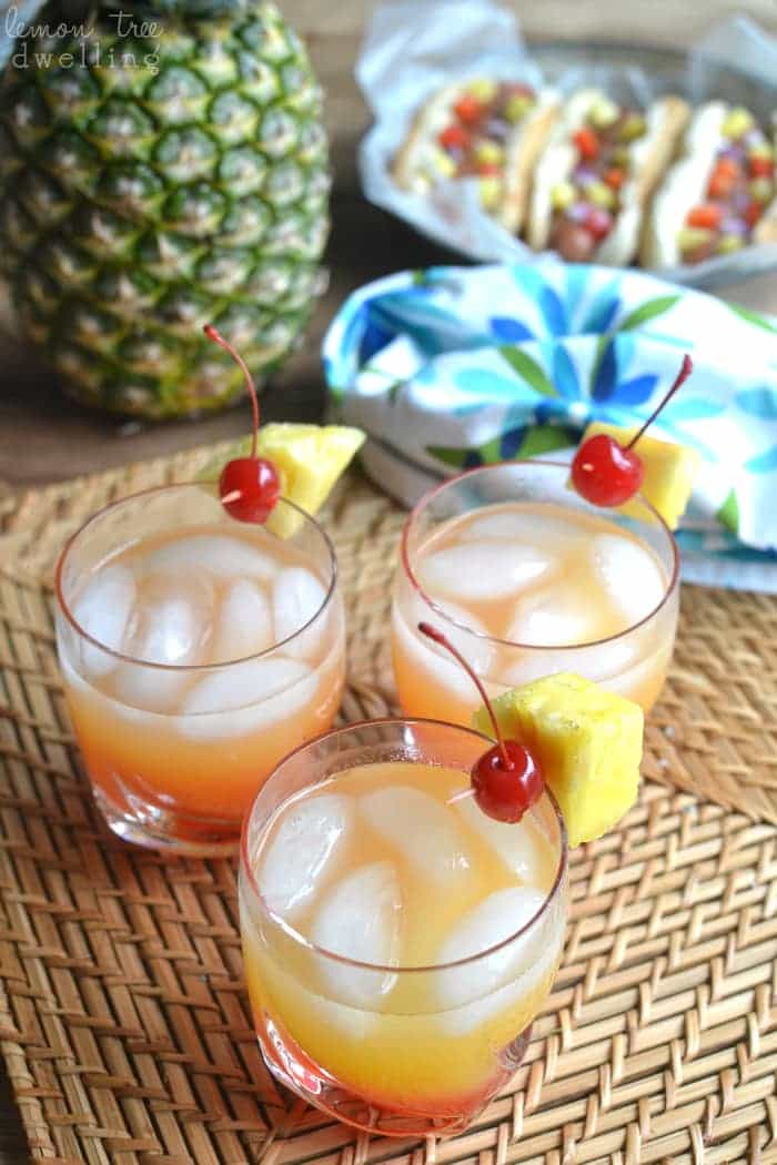 Fun ideas for hosting a Hawaiian Luau & a 4-Ingredient Mai Tai Mocktail recipe! @BallParkBrand #FinestGrillathon #sponsored