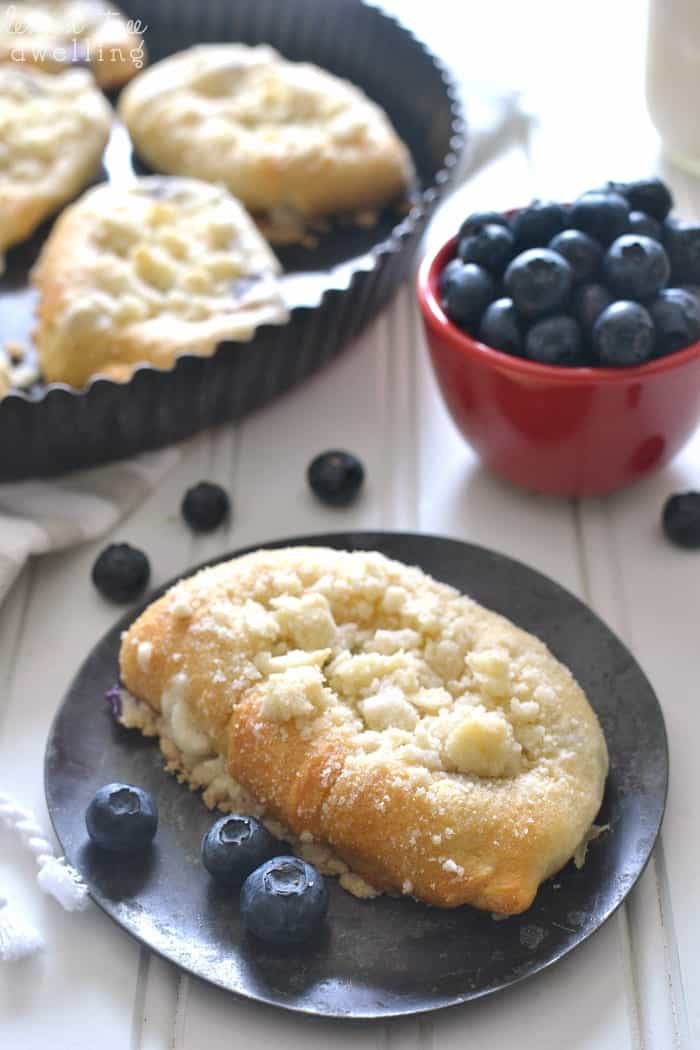  These Blueberry Cheesecake Crescent Rolls are stuffed with a sweet cheesecake filling and bursting with fresh blueberries. Add a buttery streusel topping for an extra special breakfast treat!