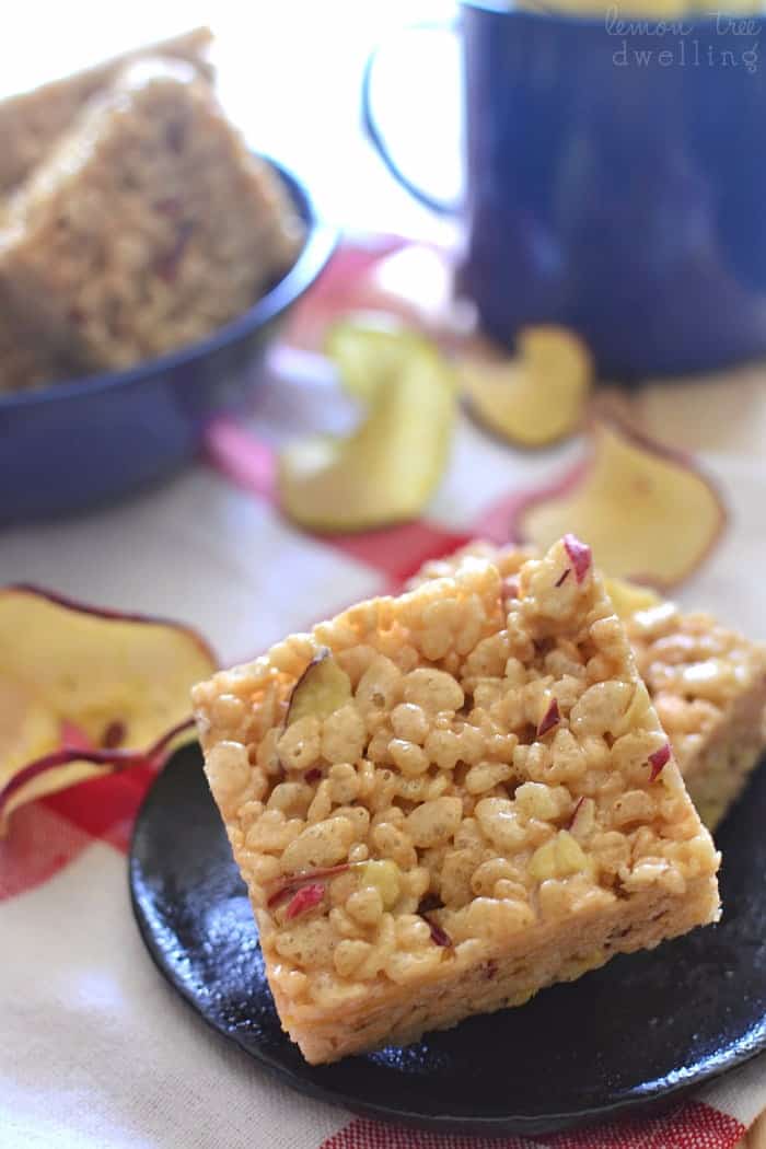 These Apple Cider Krispie Treats are flavored with apple cider mix and real apple chips! Such a delicious fall twist on a classic!