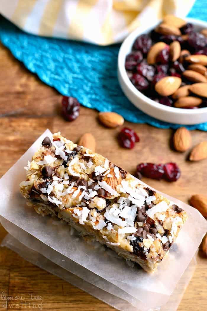 Almond, Cranberry & Dark Chocolate Granola Bars - Bake Play Smile