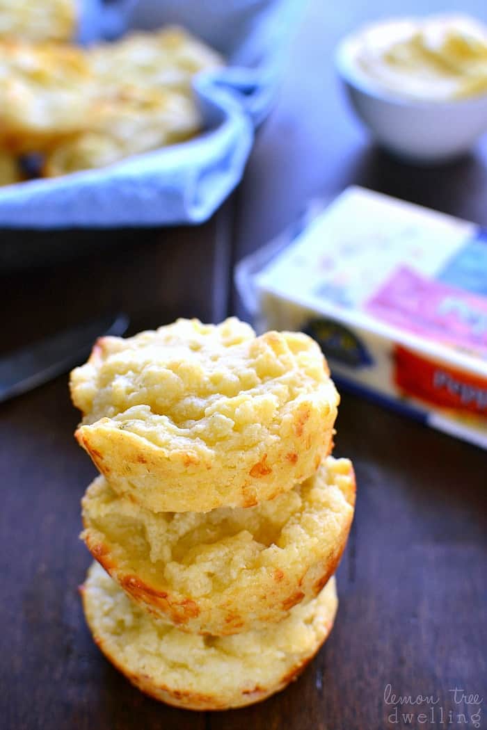 https://lemontreedwelling.com/wp-content/uploads/2015/11/Easy-Cheesy-Muffin-Tin-Biscuits-3b1.jpg