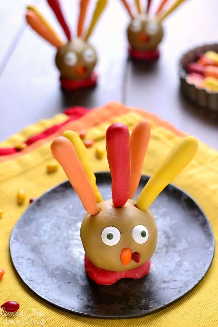 These Thanksgiving Cookie Dough Turkeys are simple, delicious, and SO fun for Thanksgiving! They're perfect for a class party or Thanksgiving dinner, and best of all, the kids can help you make them!