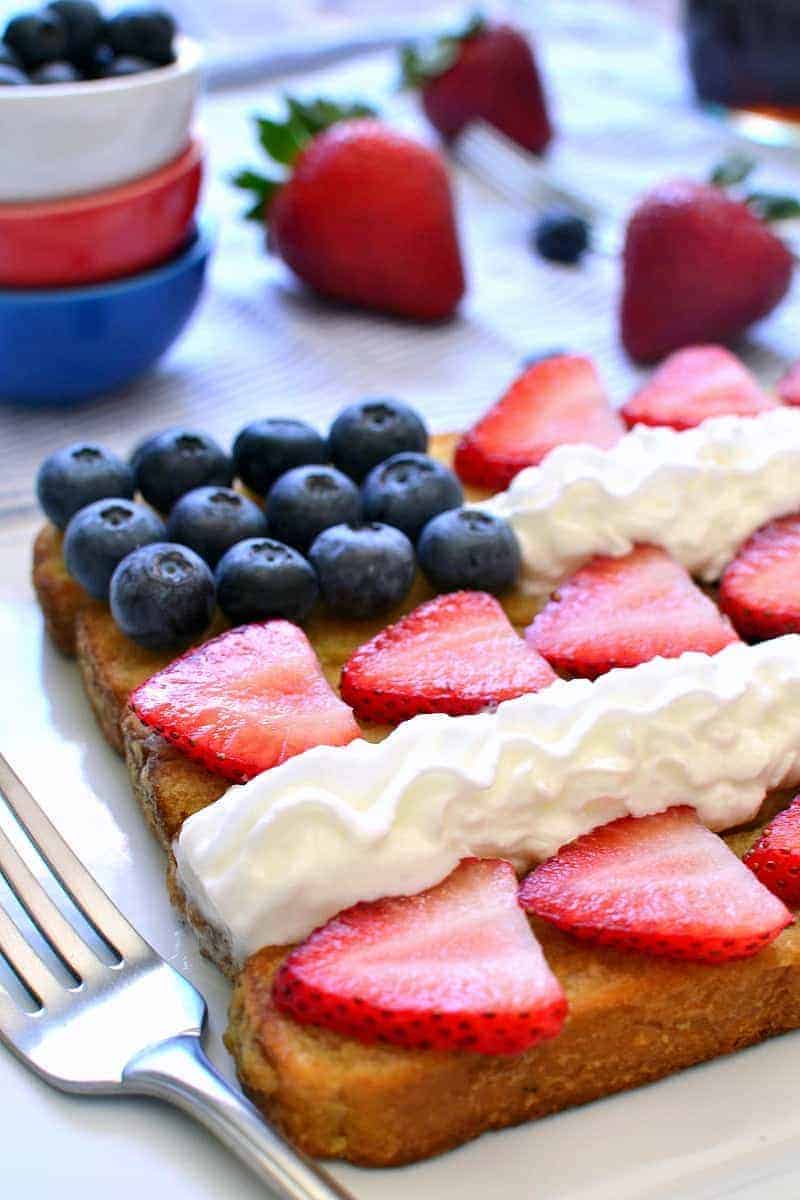 These Red, White & Blue Patriotic French Toast Sticks are fun, easy, and delicious....and so perfect for the 4th of July!