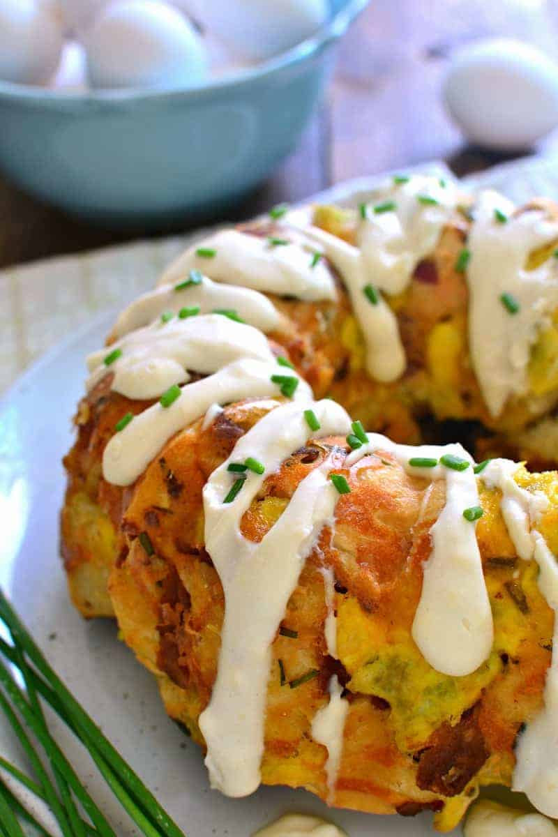 This Bacon, Egg and Cheese Monkey Bread combines all your breakfast favorites in one delicious pull-apart bread! 