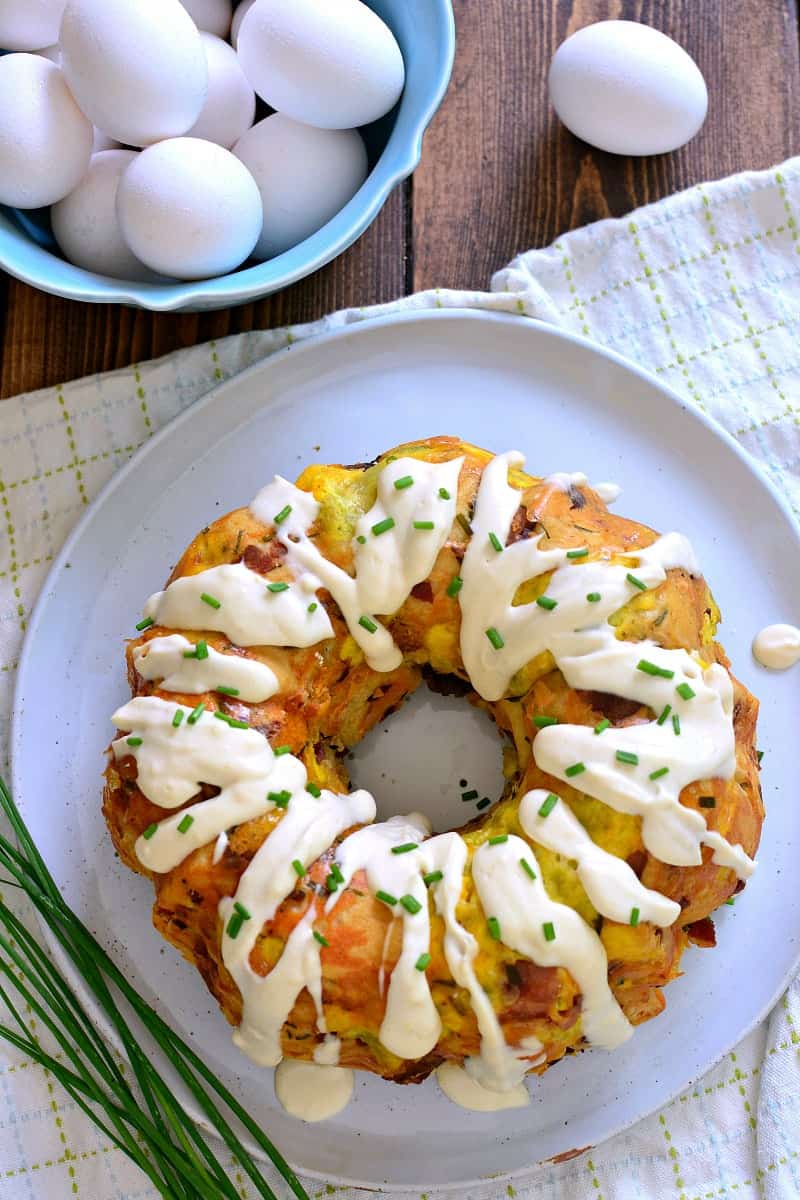 This Bacon, Egg & Cheese Monkey Bread combines all your breakfast favorites in one delicious pull-apart bread! 