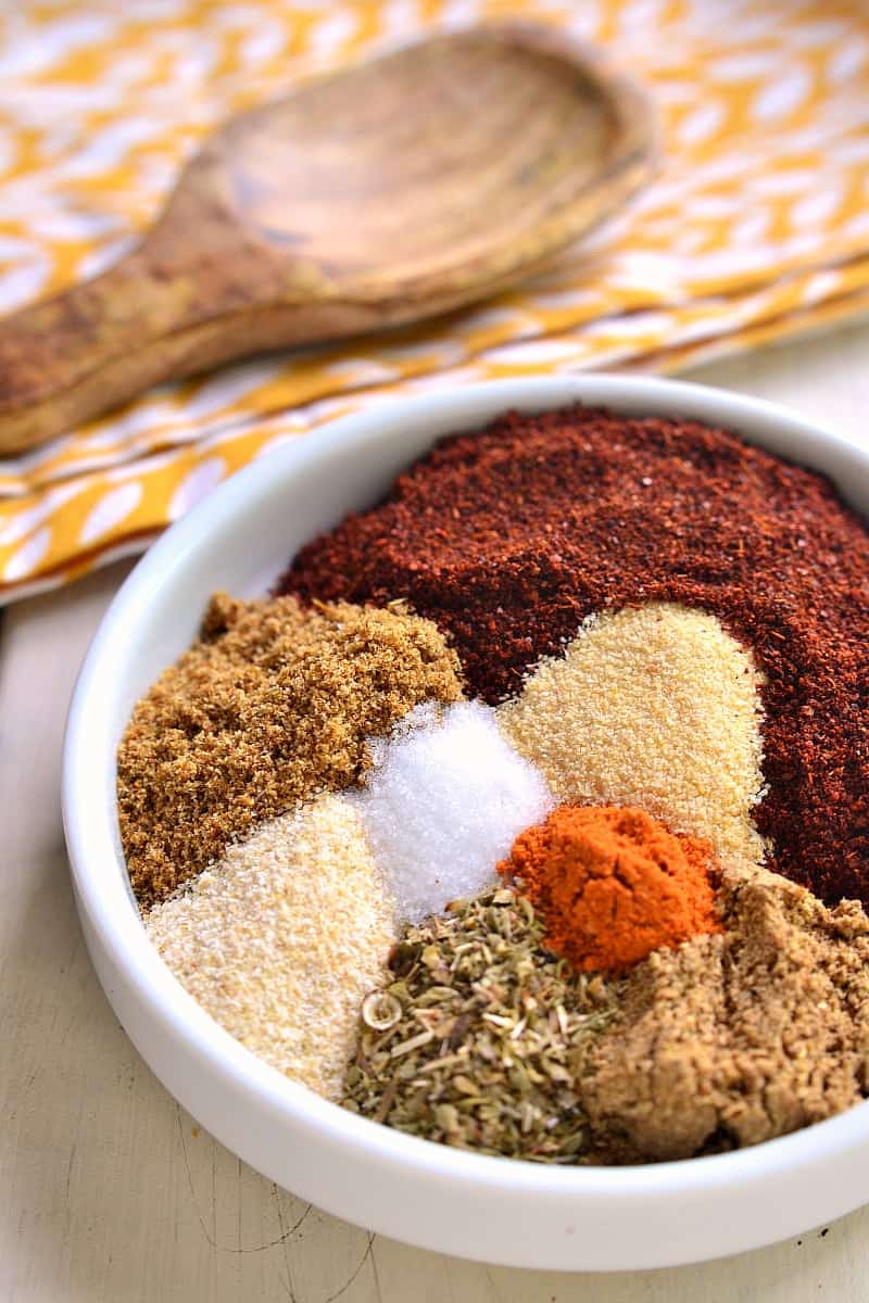 Homemade Taco Seasoning - made with just 8 simple ingredients and ready in no time at all! Take your tacos to the next level with this delicious homemade twist!