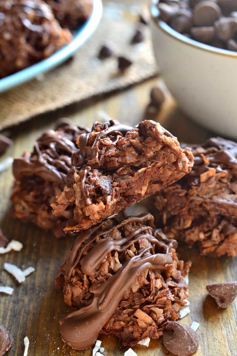 Double Chocolate Coconut Macaroons are loaded with rich chocolatey flavor and sinfully delicious coconut - the perfect twist on a classic! Don't miss these!