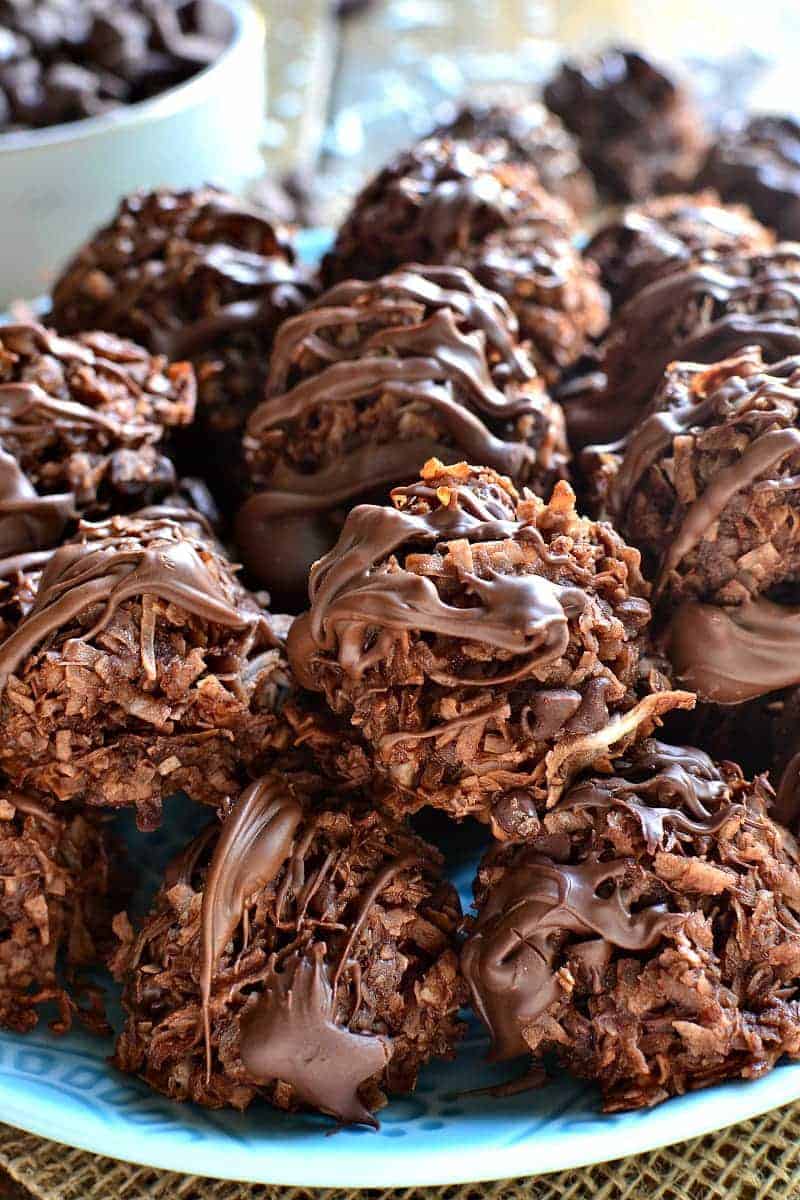 Double Chocolate Coconut Macaroons are loaded with rich chocolatey flavor and sinfully delicious coconut - the perfect twist on a classic! Don't miss these!