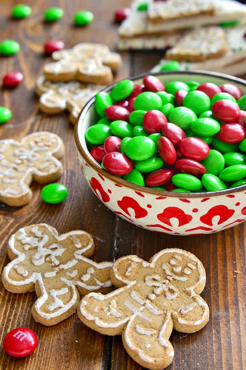 This White Chocolate Gingerbread Bark is easy to make, fun to eat, and perfect for holiday gifting!