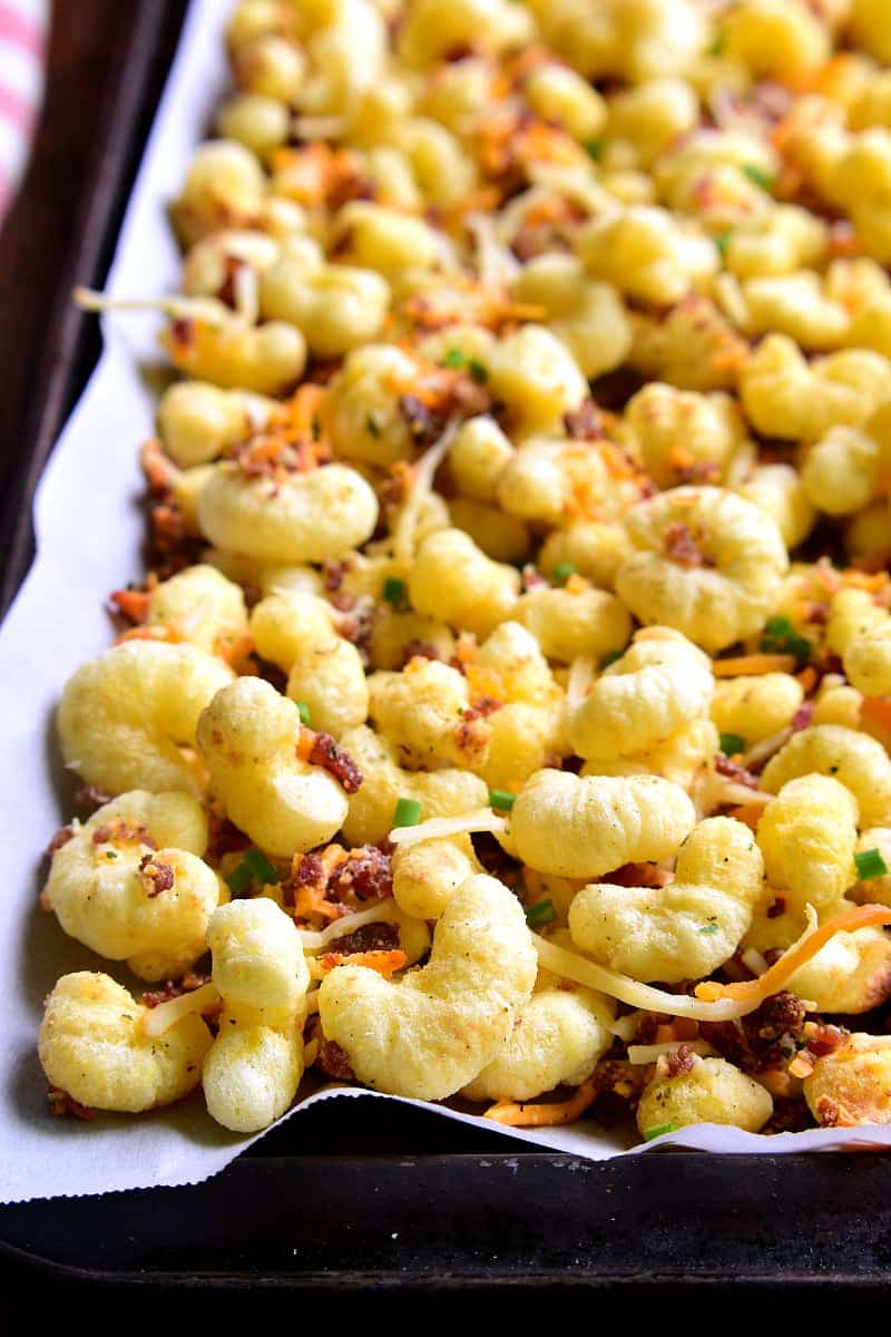This Bacon Cheddar Ranch Snack Mix combines all the best flavors in one delicious mix! Made with just 5 ingredients, it comes together quickly and is perfect for game day!
