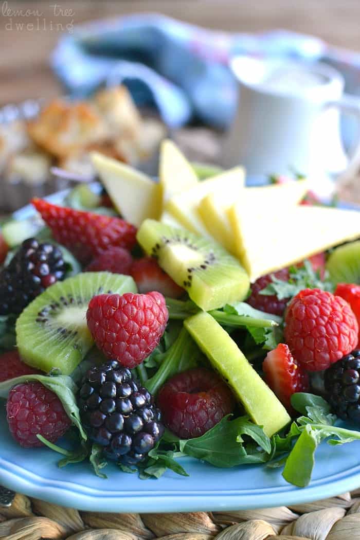 https://lemontreedwelling.com/2015/06/kiwi-berry-salad.html