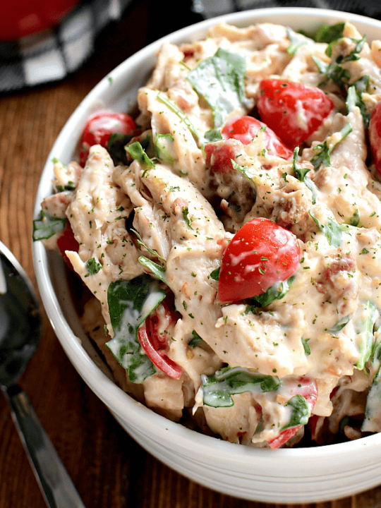 Chicken BLT Shaker Salad #PicnicDay #FestiveFoodies